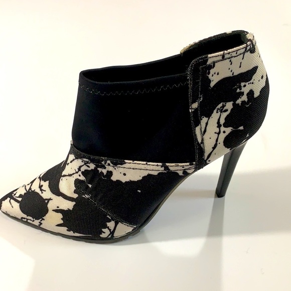 Tibi Black/white Spatter Print Ankle Booties size US 7 1/2 - Picture 4 of 8